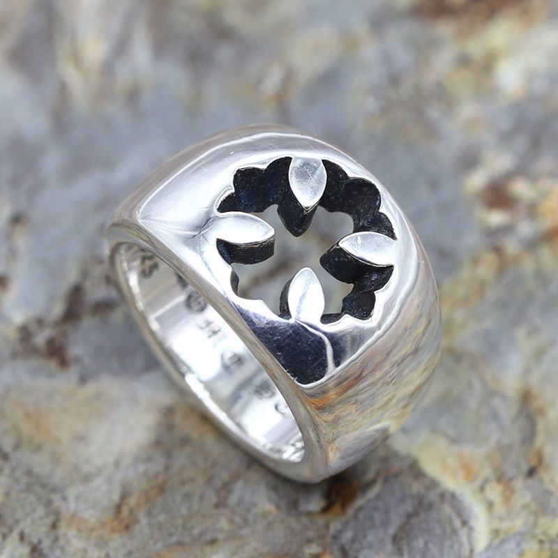 chrome hearts hollow cross flower ring