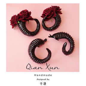 Rose devil horn hairpin