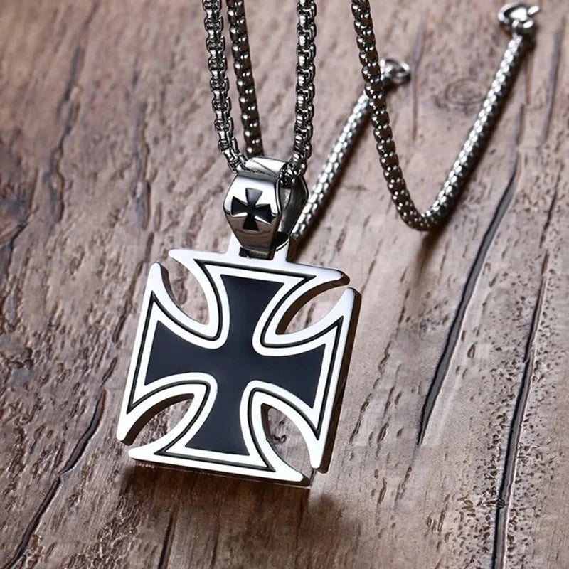 Retro Templar Cross Pendant Necklace