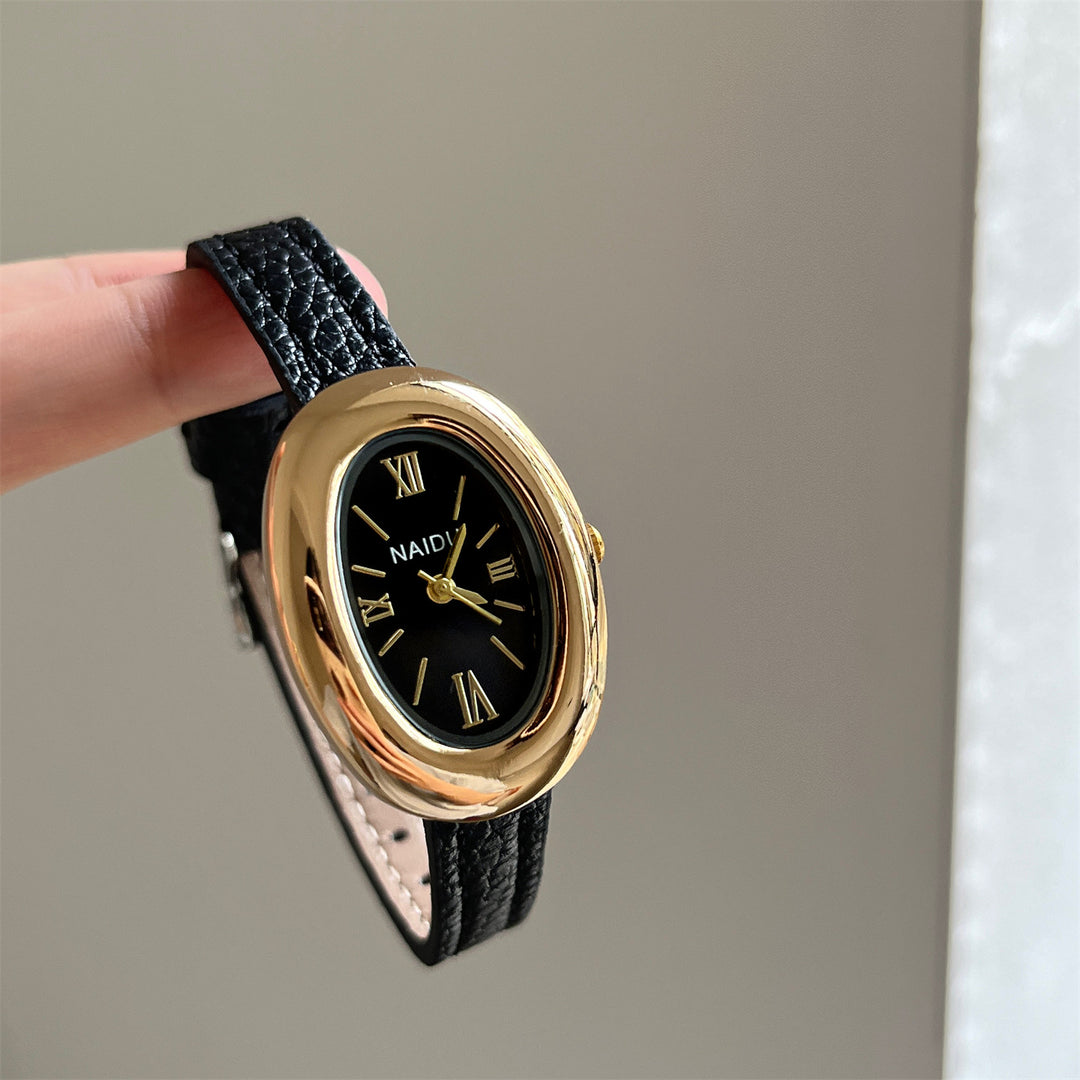 The Compact and Exquisite "Oval Bathtub" Watch