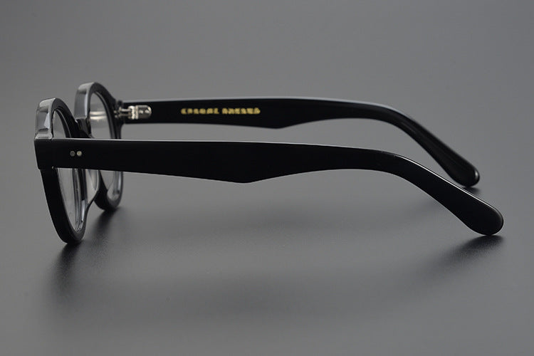 Round frame thick frame glasses for a slimming effect