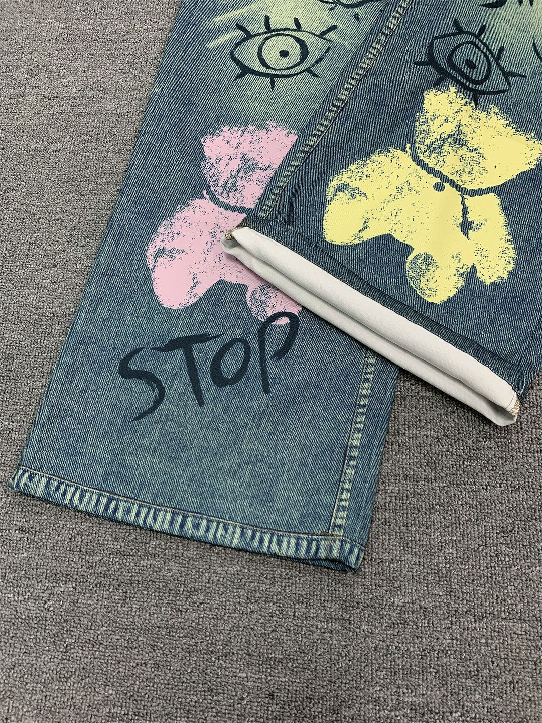 Wide-Leg Denim Jeans with Bear Eyes Print