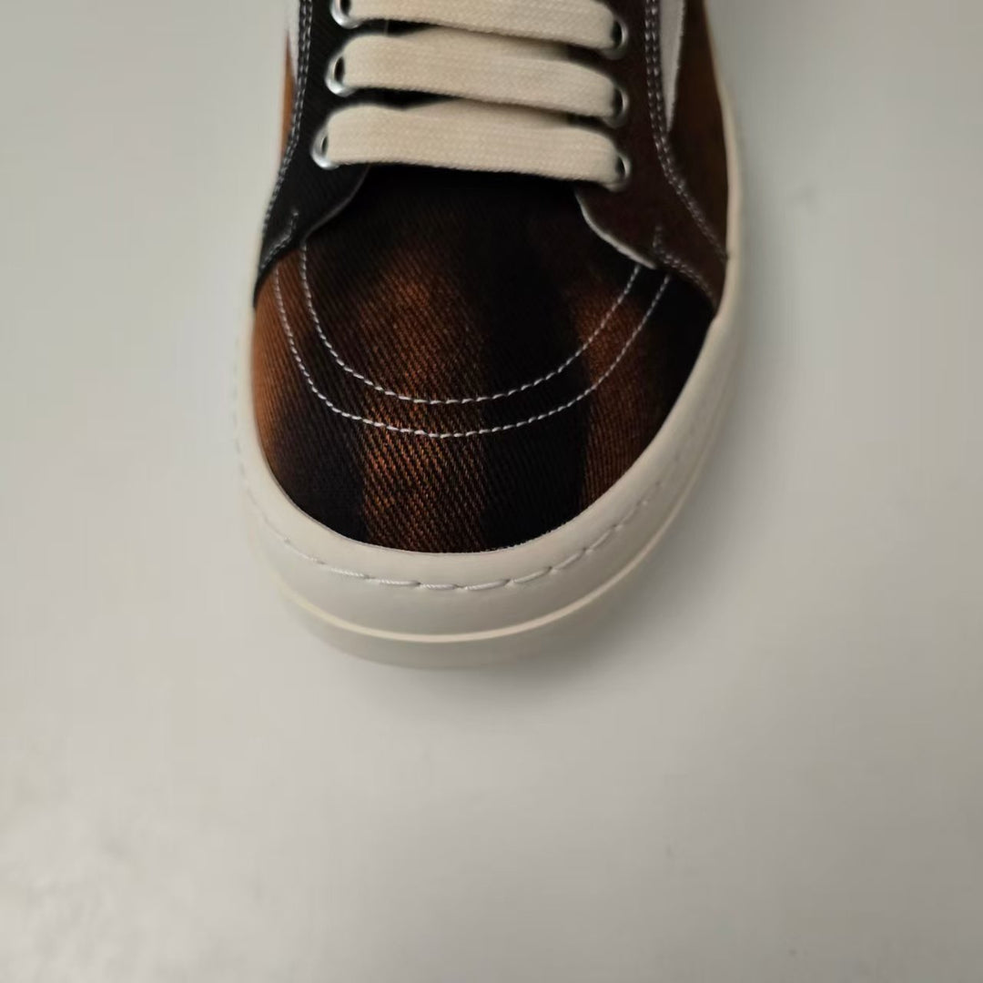 Calfskin Low-Top Skate Shoes Round Toe Flat Heel