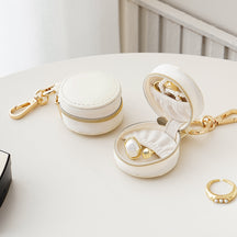 Mini pendant jewelry box for travel