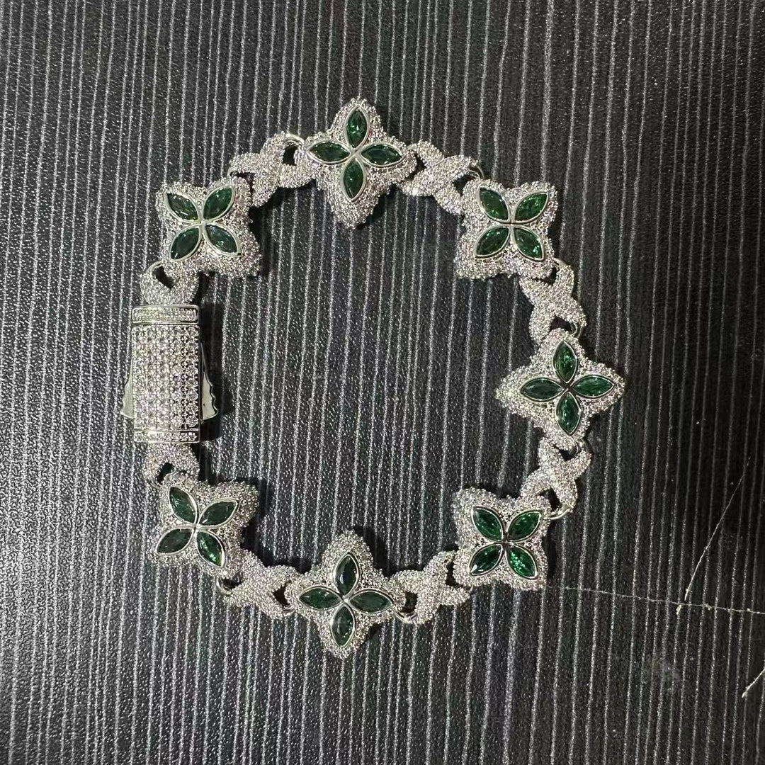 Hip-hop zircon colored infinite four-leaf clover necklace