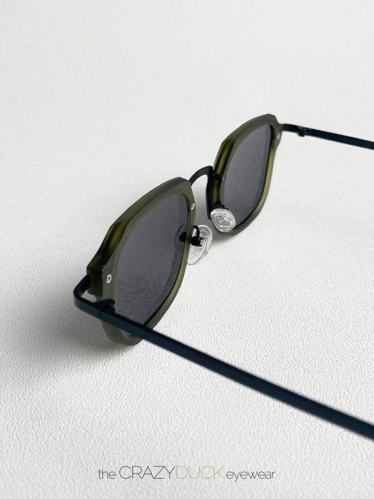 Punk style metal sunglasses for shaping looks