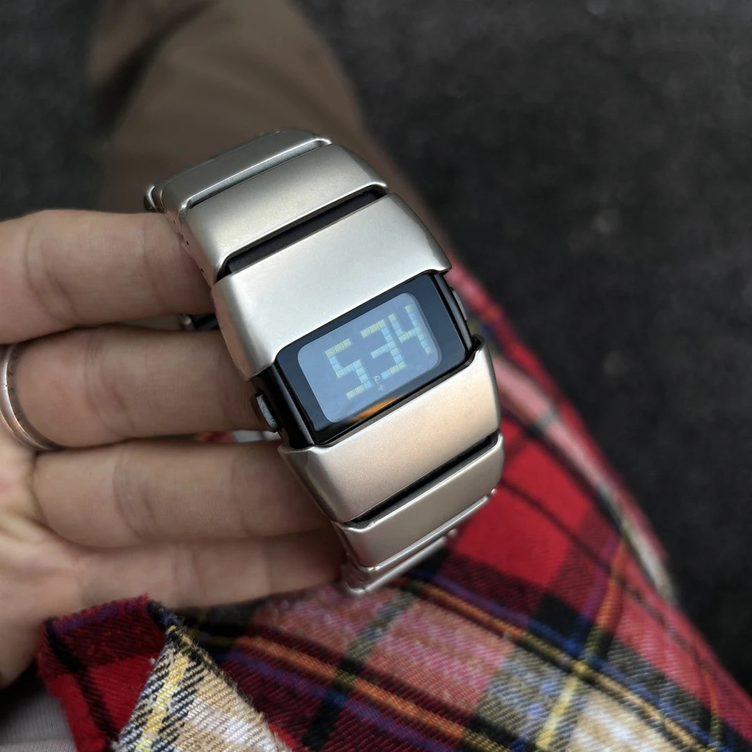 Y2K Vintage-Style "Irregular" Wristwatch