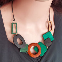 Retro geometric wooden bib necklace