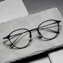 Pure titanium square frame eyeglasses for a slimmer face