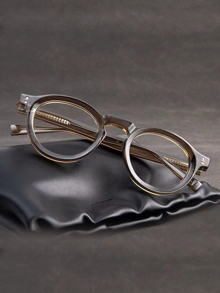 High-end round glasses with studded details