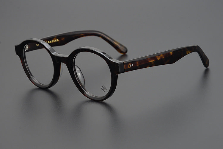 Round frame thick frame glasses for a slimming effect