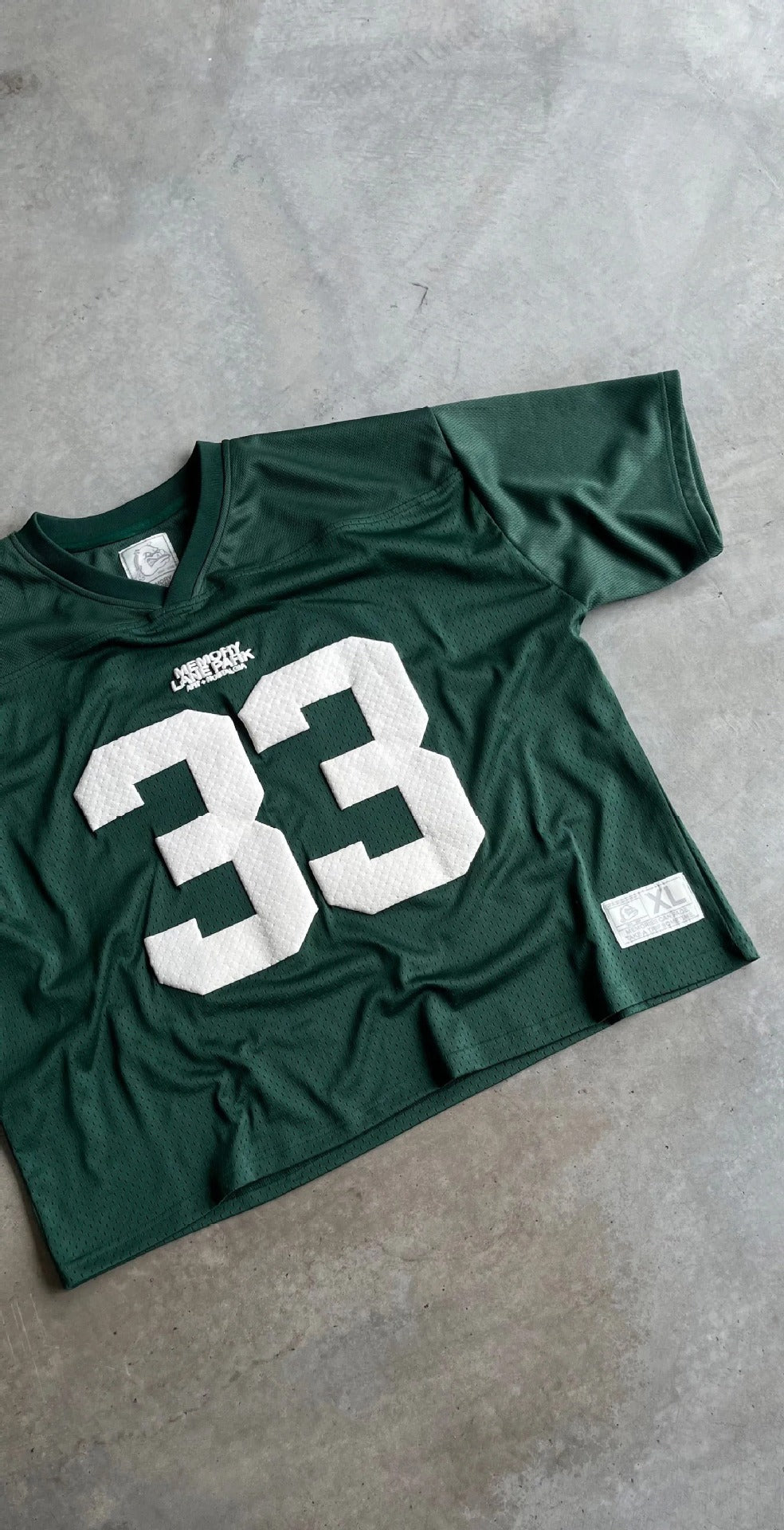 Short sleeved jersey with number 33