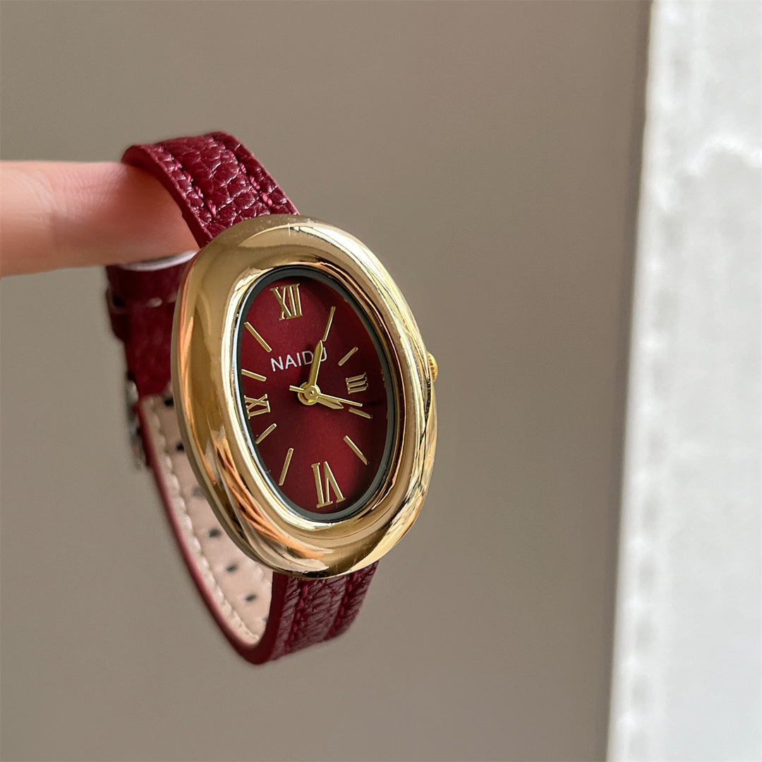 The Compact and Exquisite "Oval Bathtub" Watch