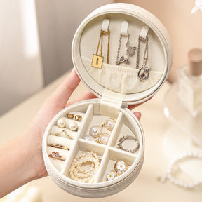 Round simple and compact jewelry Box