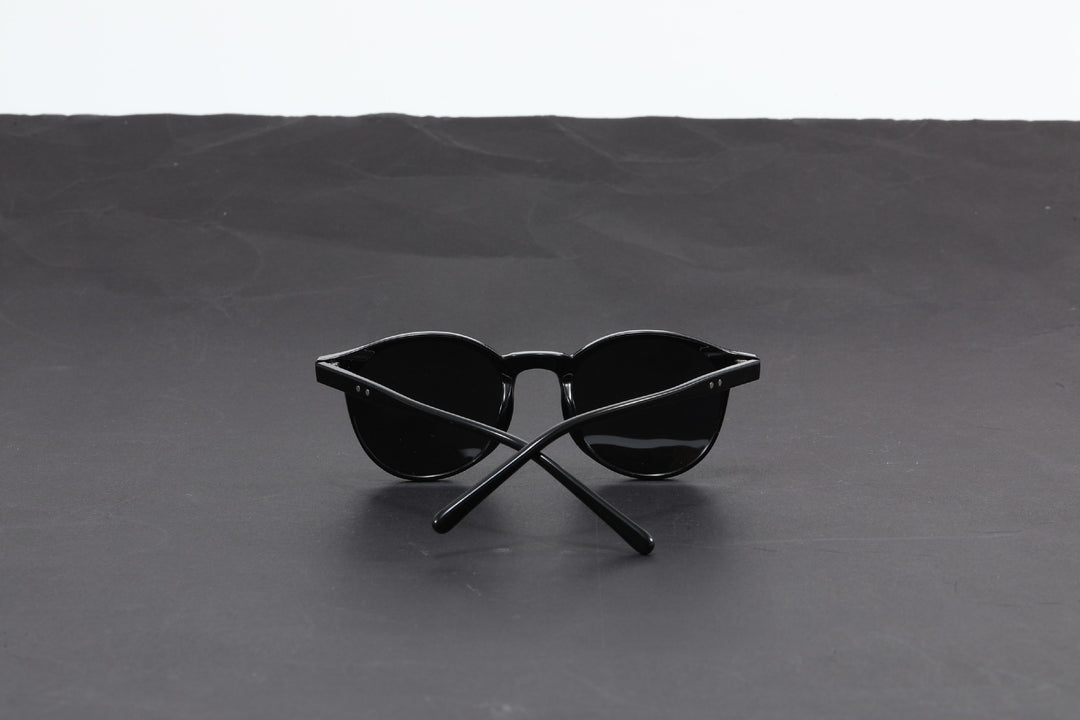 Retro Oval Frame black UV400 protection sunglasses