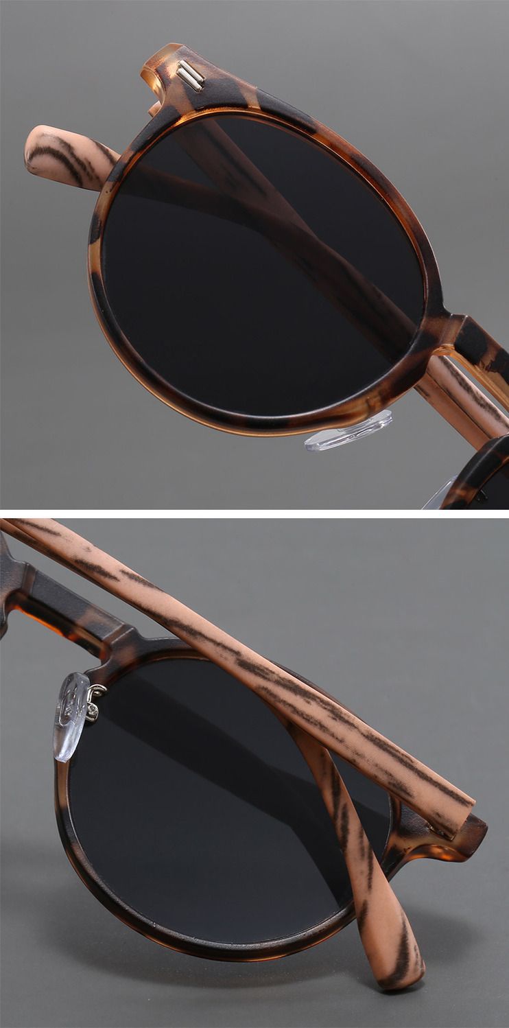 Frosted round frame sunglasses with fake wood frames