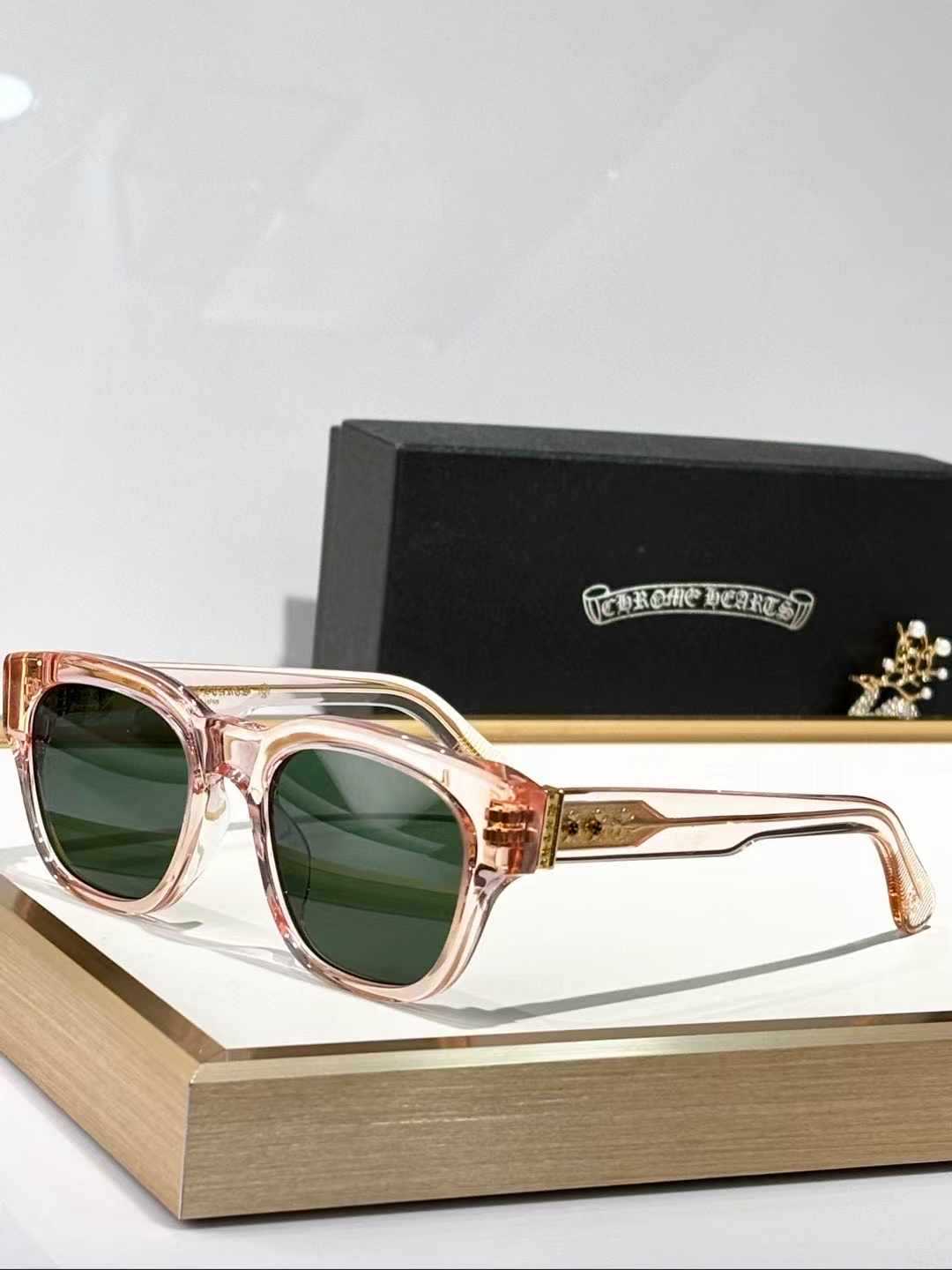 Chrome Hearts Round-Frame Sunglasses for Trendy Men