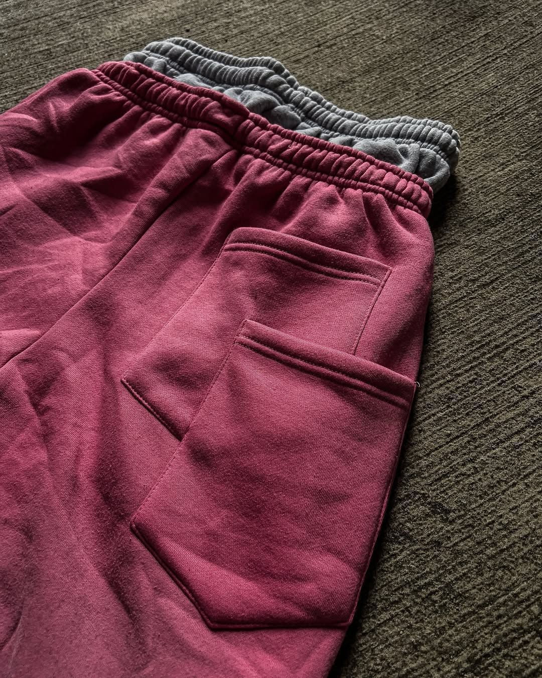 Trendy high-street printed pants