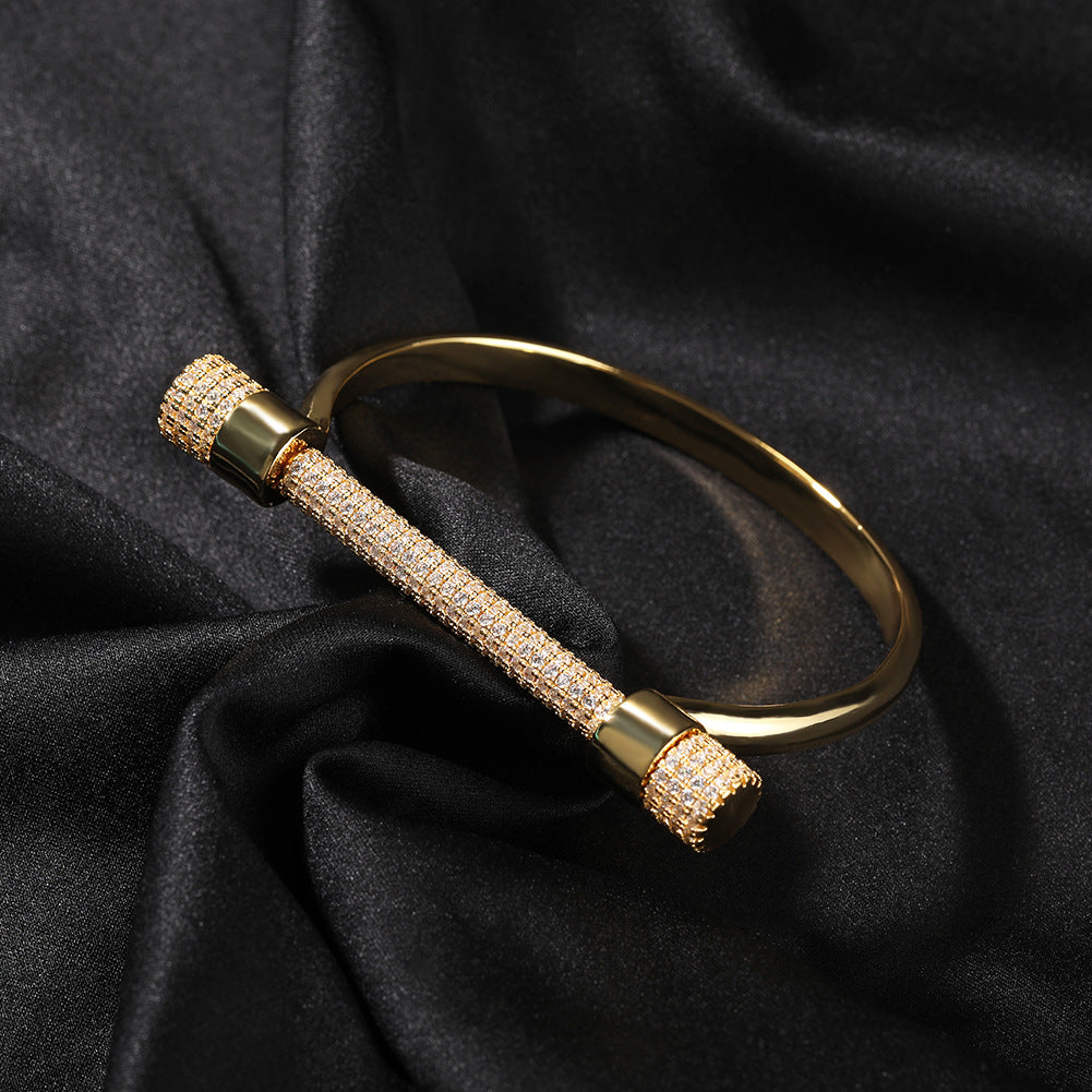 Horseshoe-shaped bracelets inlaid with zircon and diamonds