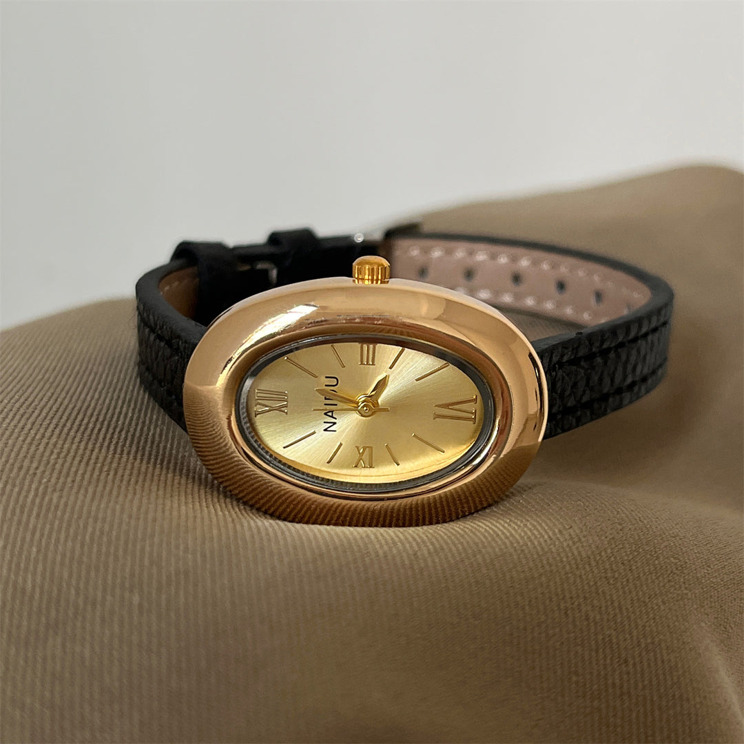 The Compact and Exquisite "Oval Bathtub" Watch