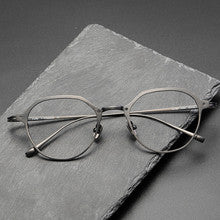 Pure titanium square frame eyeglasses for a slimmer face