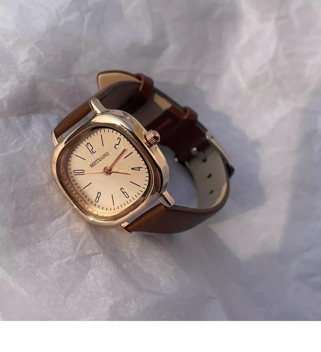 Square-shaped women's watch with a preppy style