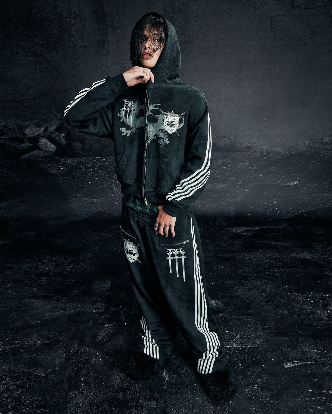 Five-stripe dragon and cross print hoodie.