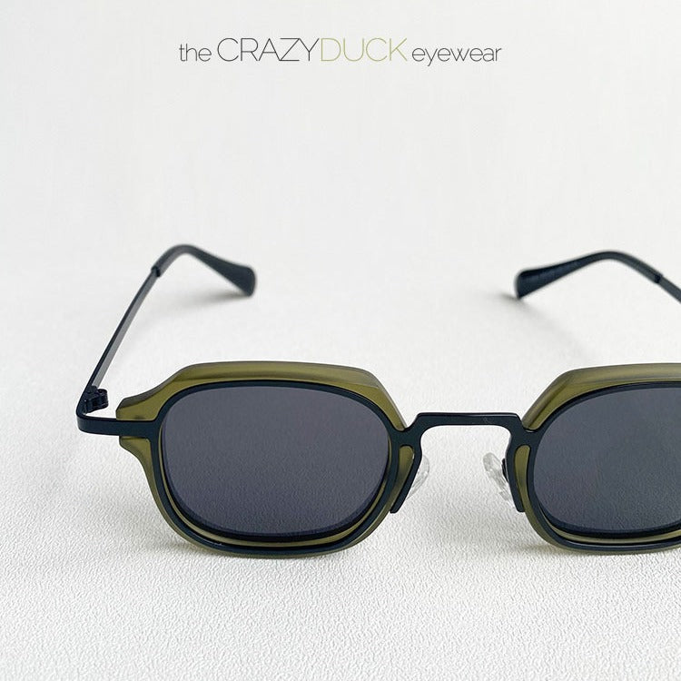 Punk style metal sunglasses for shaping looks