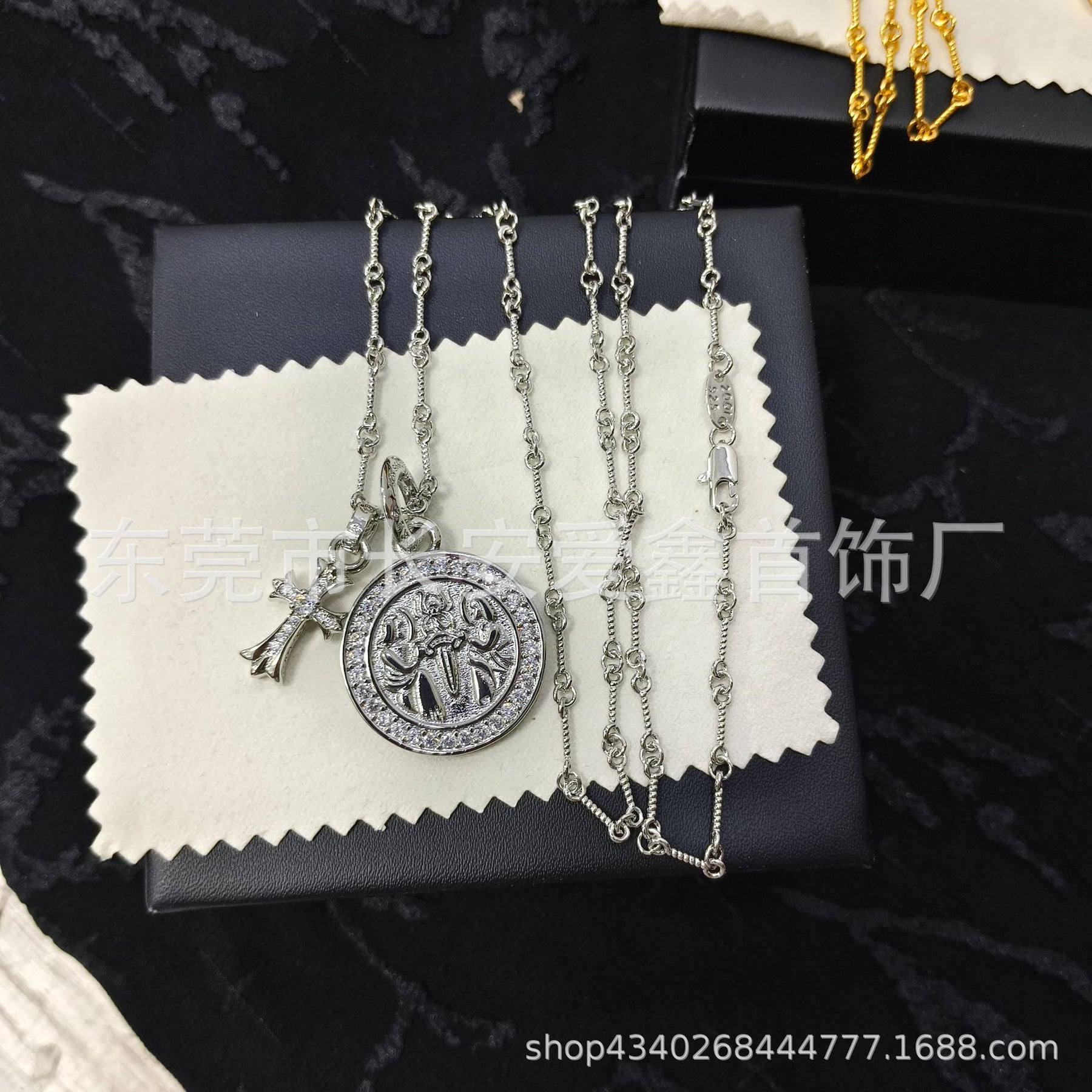 chrome hearts diamond angel round bamboo necklace