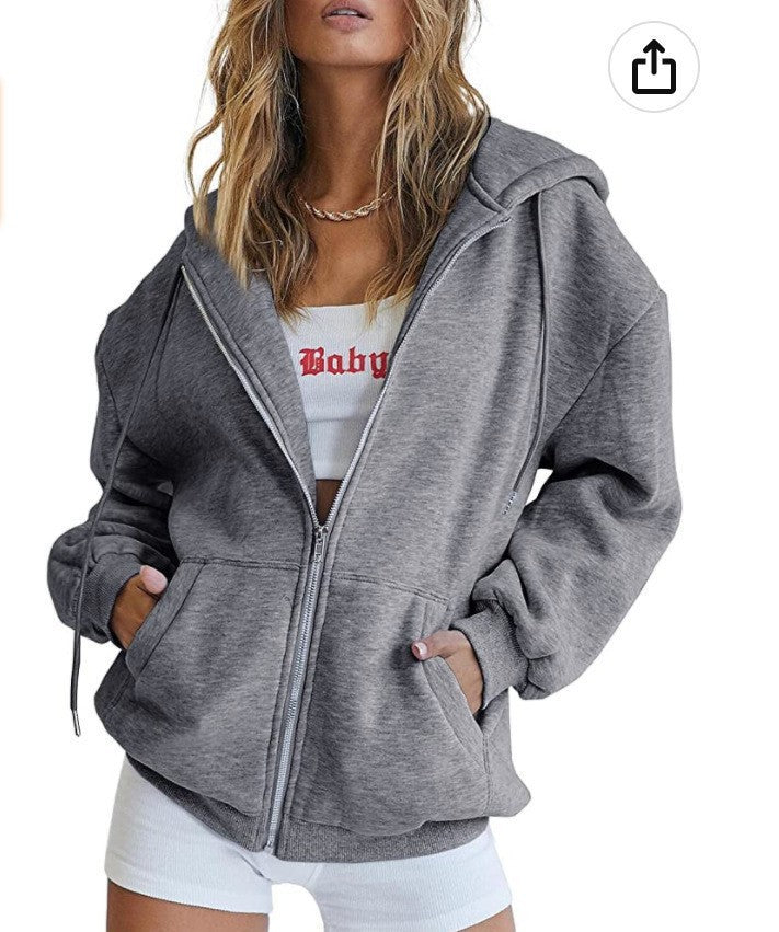 Solid color pocket hooded sweatshirt