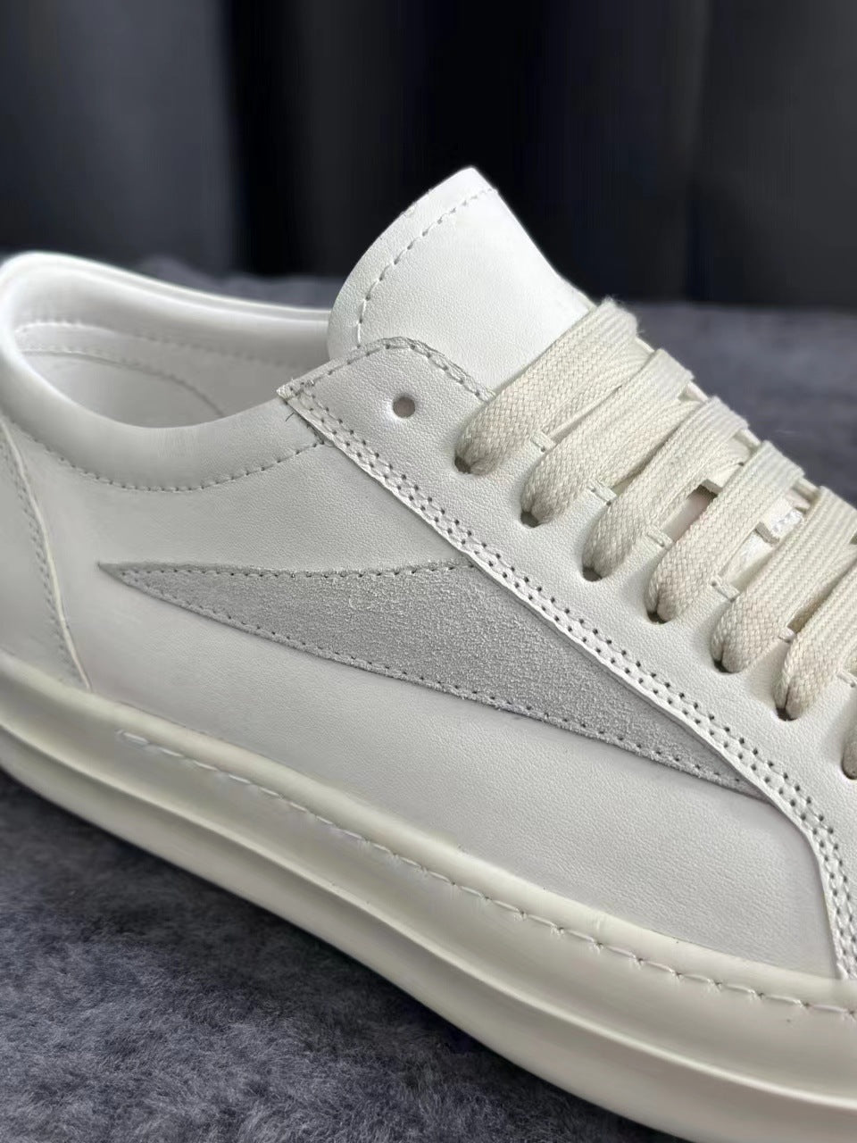 Calfskin Low-Top Skate Shoes Round Toe Flat Heel