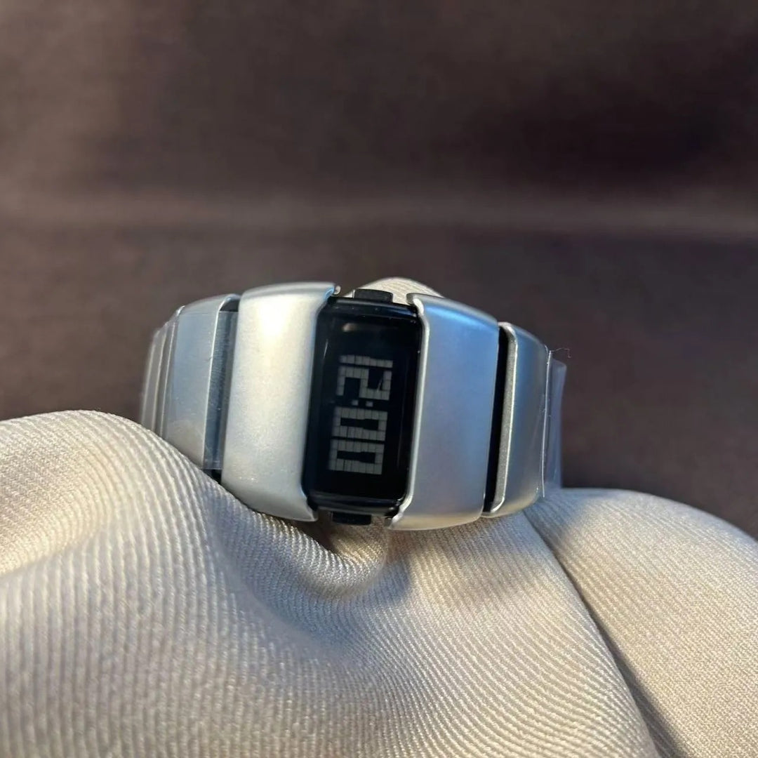 Y2K Vintage-Style "Irregular" Wristwatch