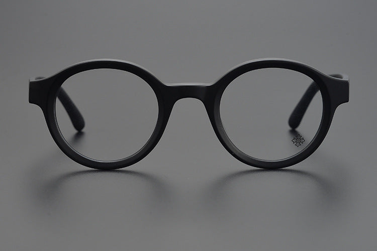 Round frame thick frame glasses for a slimming effect