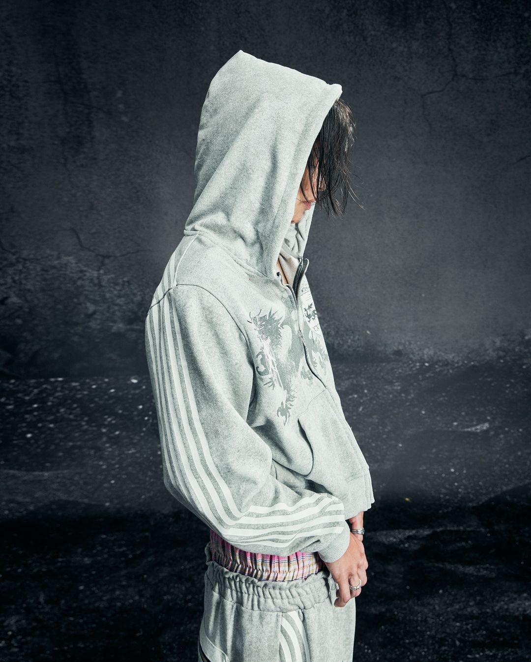 Five-stripe dragon and cross print hoodie.