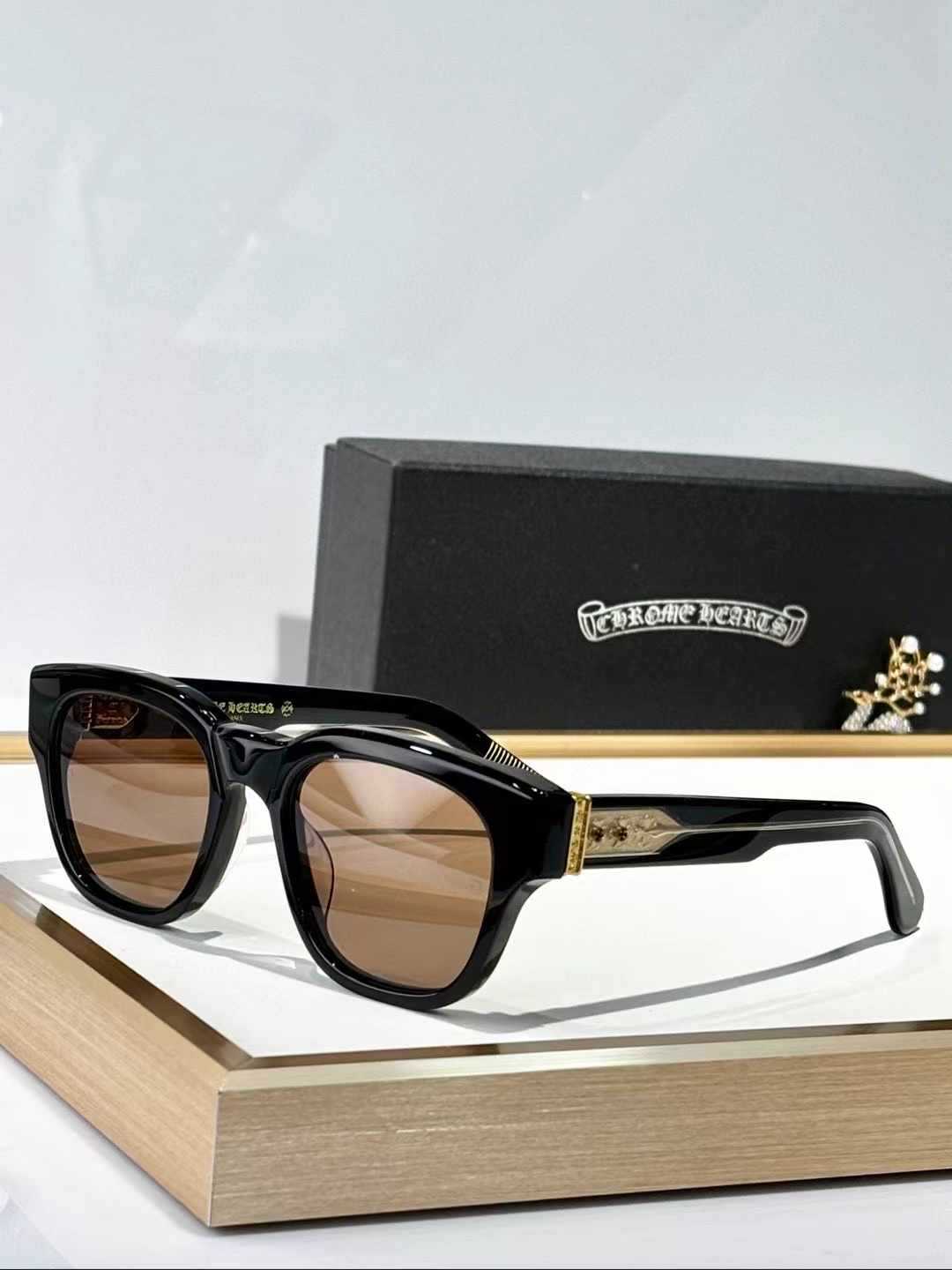 Chrome Hearts Round-Frame Sunglasses for Trendy Men