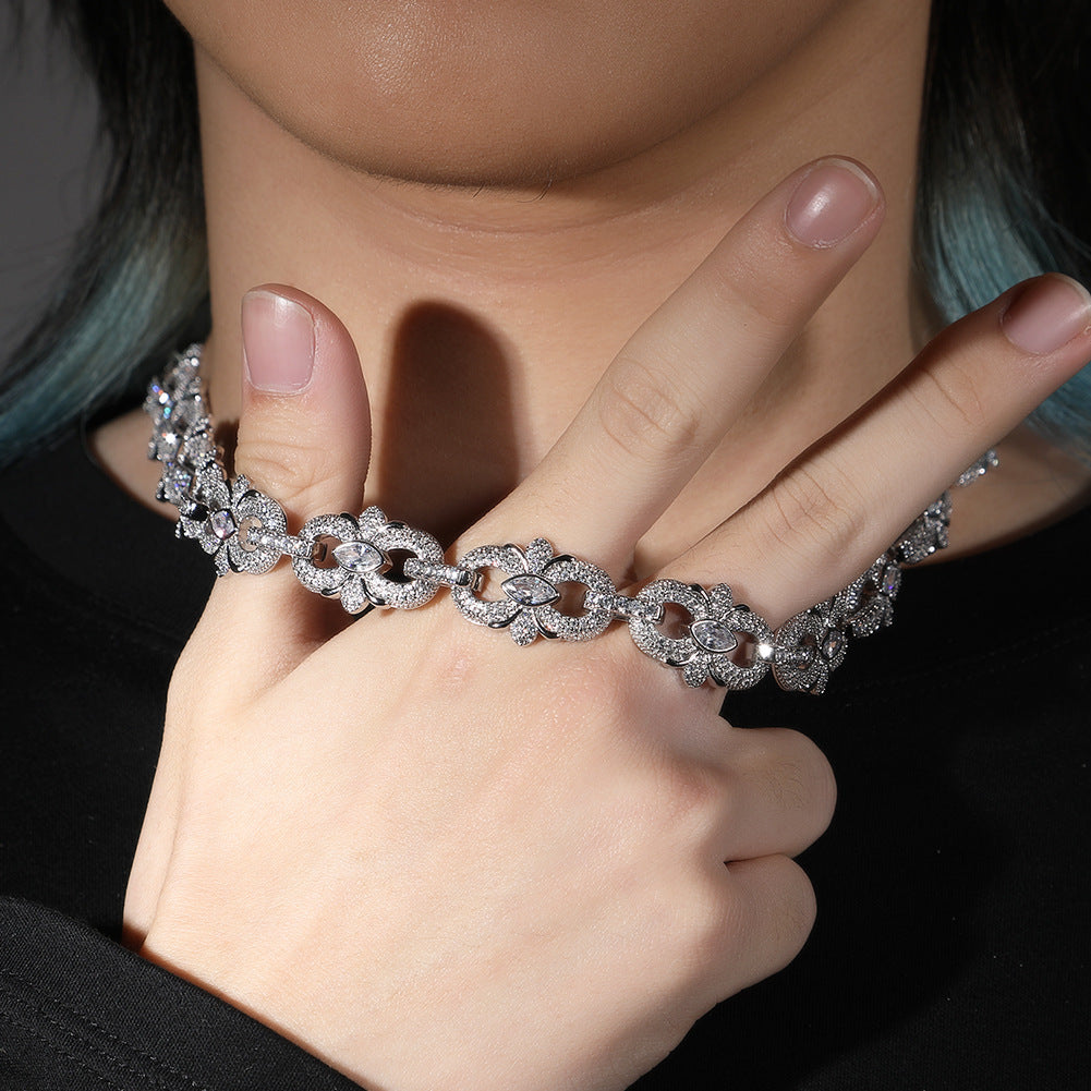 HIPHOP 16mm Horseshoe Flower Necklace with Diamond Accents