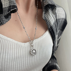 chrome hearts iris necklace