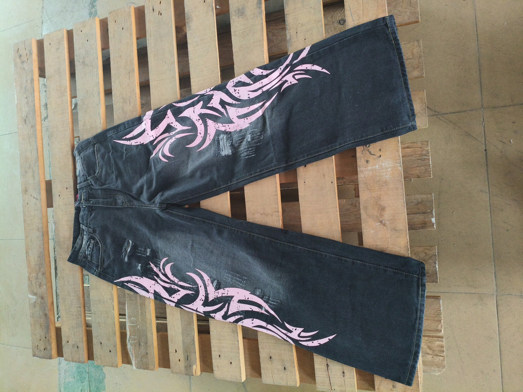 Graphic print washed denim jeans for sexy girls.
