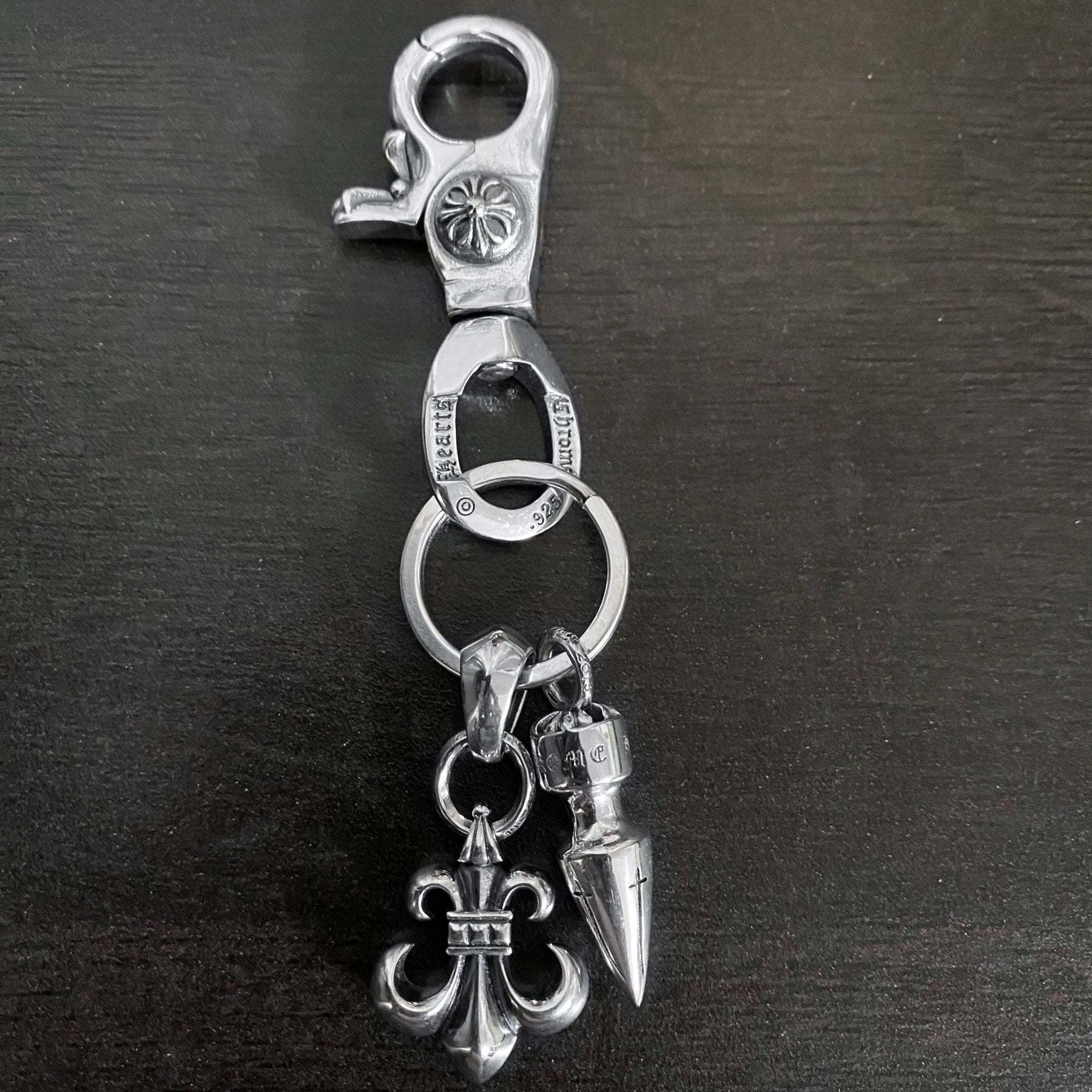 chrome hearts cross anchor heart-shaped dagger keychain