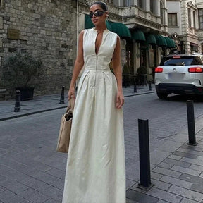 Sleeveless V-neck zipper neck long dress