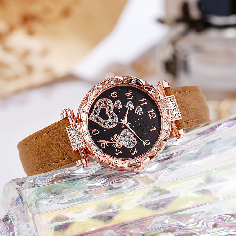 Simple leather strap quartz watch for students