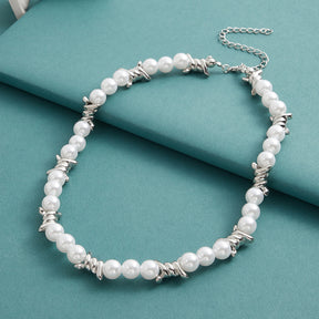 thorn black pearl white pearl necklace