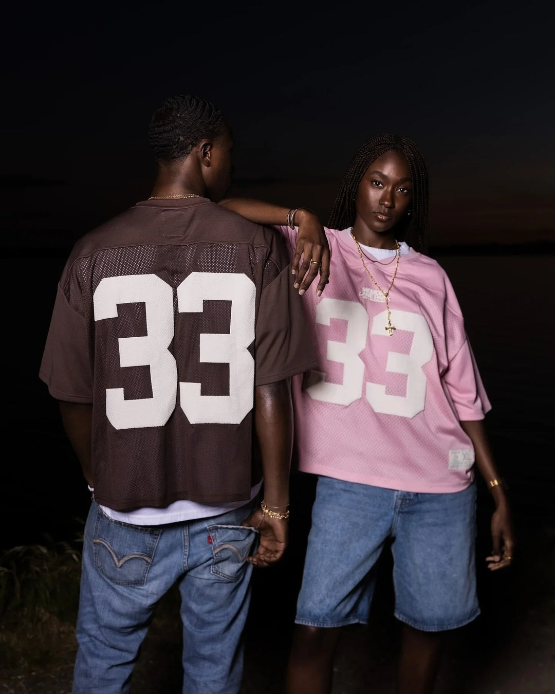 Short sleeved jersey with number 33