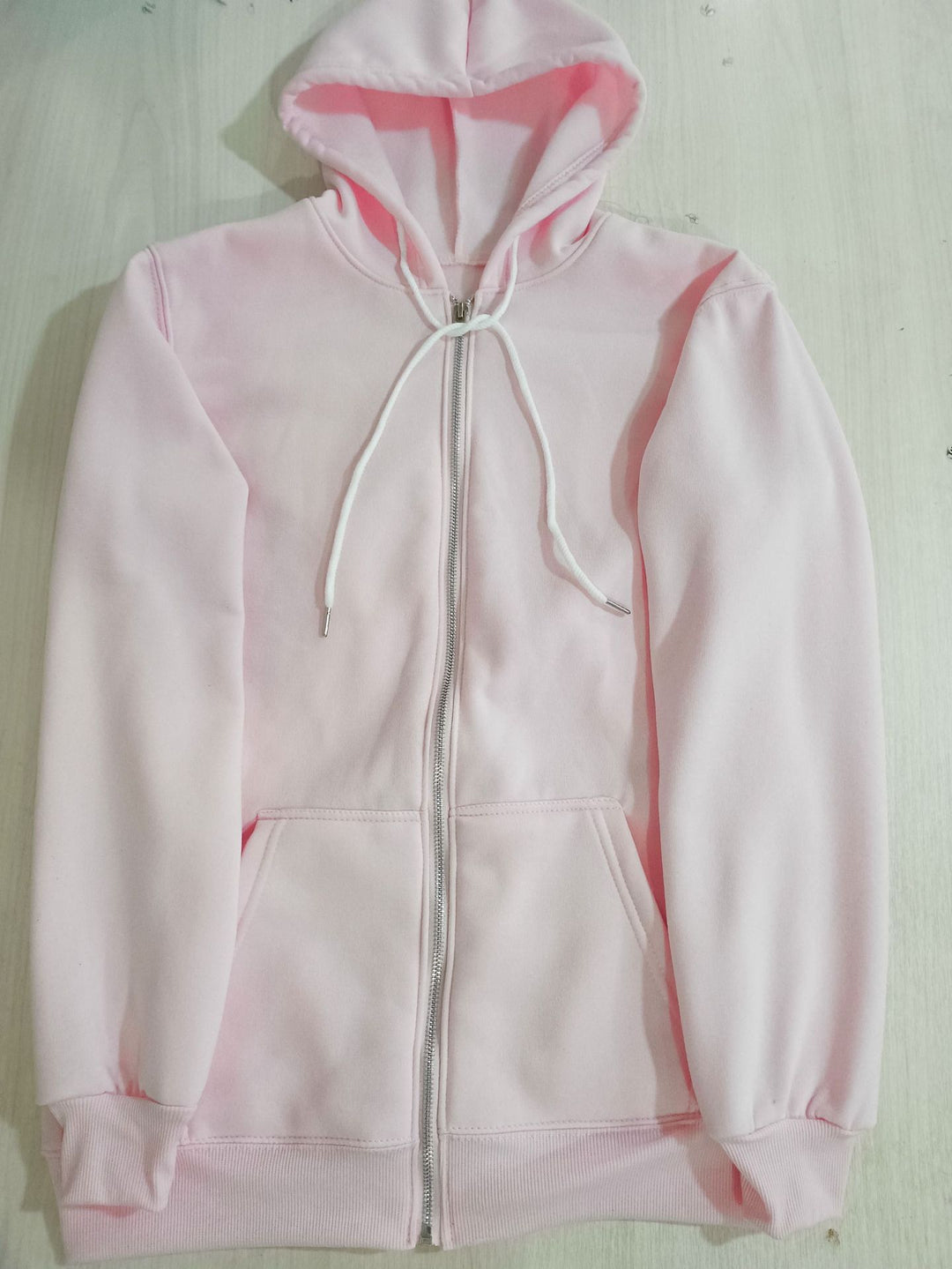 Solid color pocket hooded sweatshirt