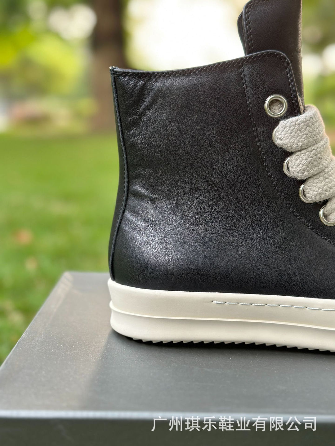 Genuine Leather High-Top Skate Shoes with Wide Laces