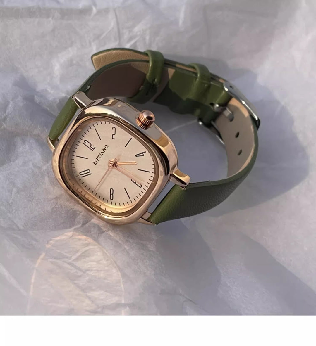 Square-shaped women's watch with a preppy style