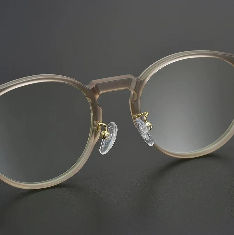 Simple textured round versatile frame