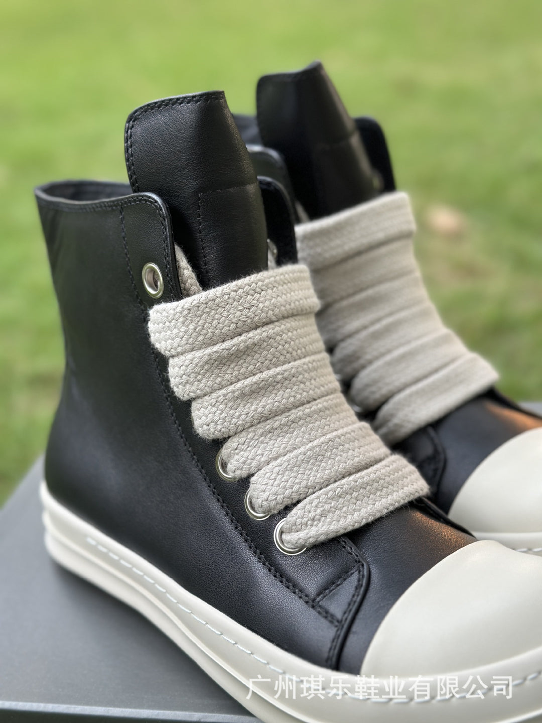 Genuine Leather High-Top Skate Shoes with Wide Laces