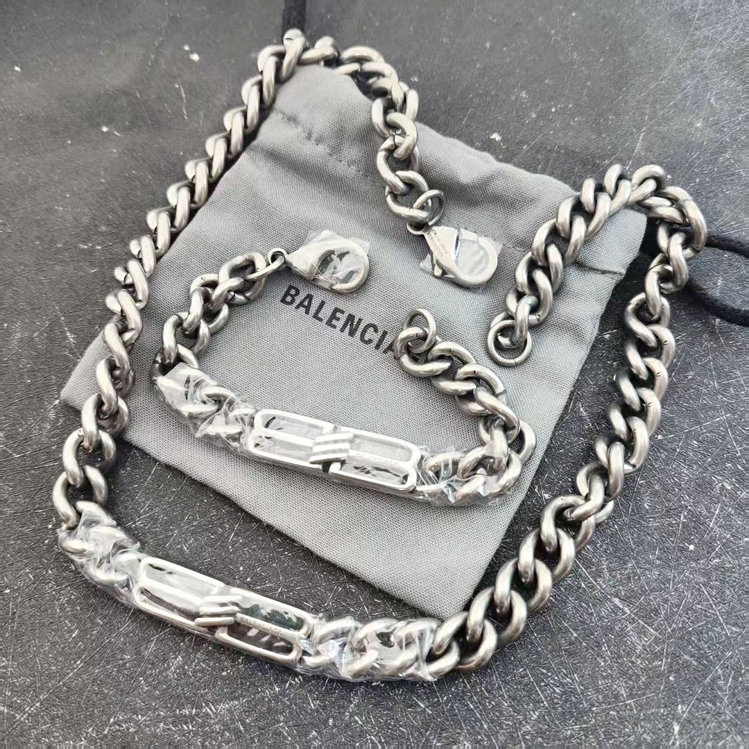 French Parisian-Style Distressed Tank Chain Necklace