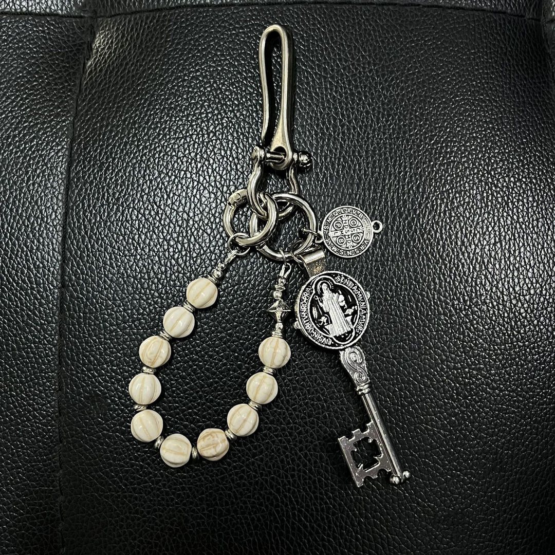 White Cracked-Stone Bead & Black-Silver Disc Key Fob